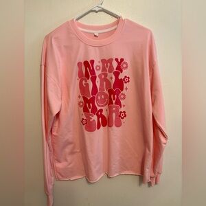 In my girl mom era shirt. Raw bottom size XL
